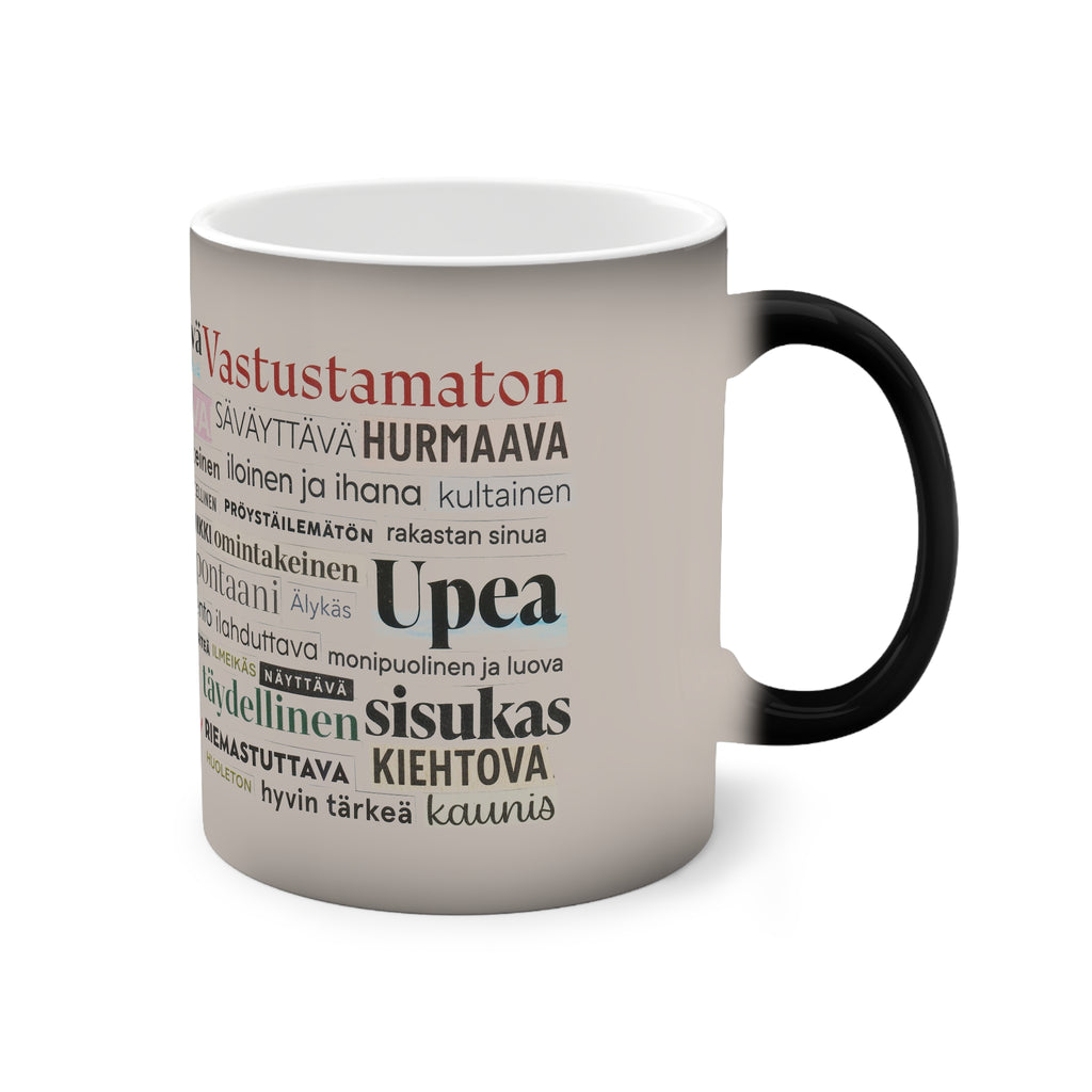 aitoa läsnäoloa väriä vaihtava muki oikealta puolelta
